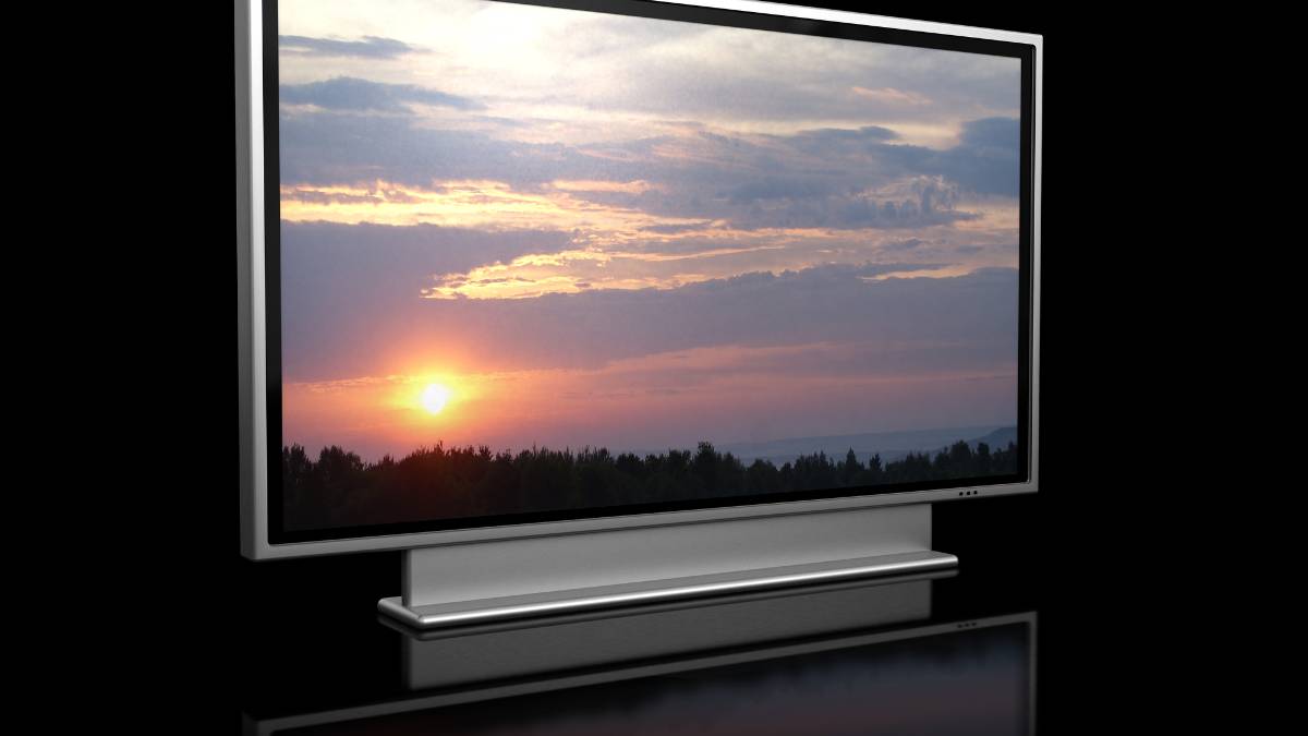 Plazma TV, amelyen naplemente látható, szép színekkel és részletekkel.